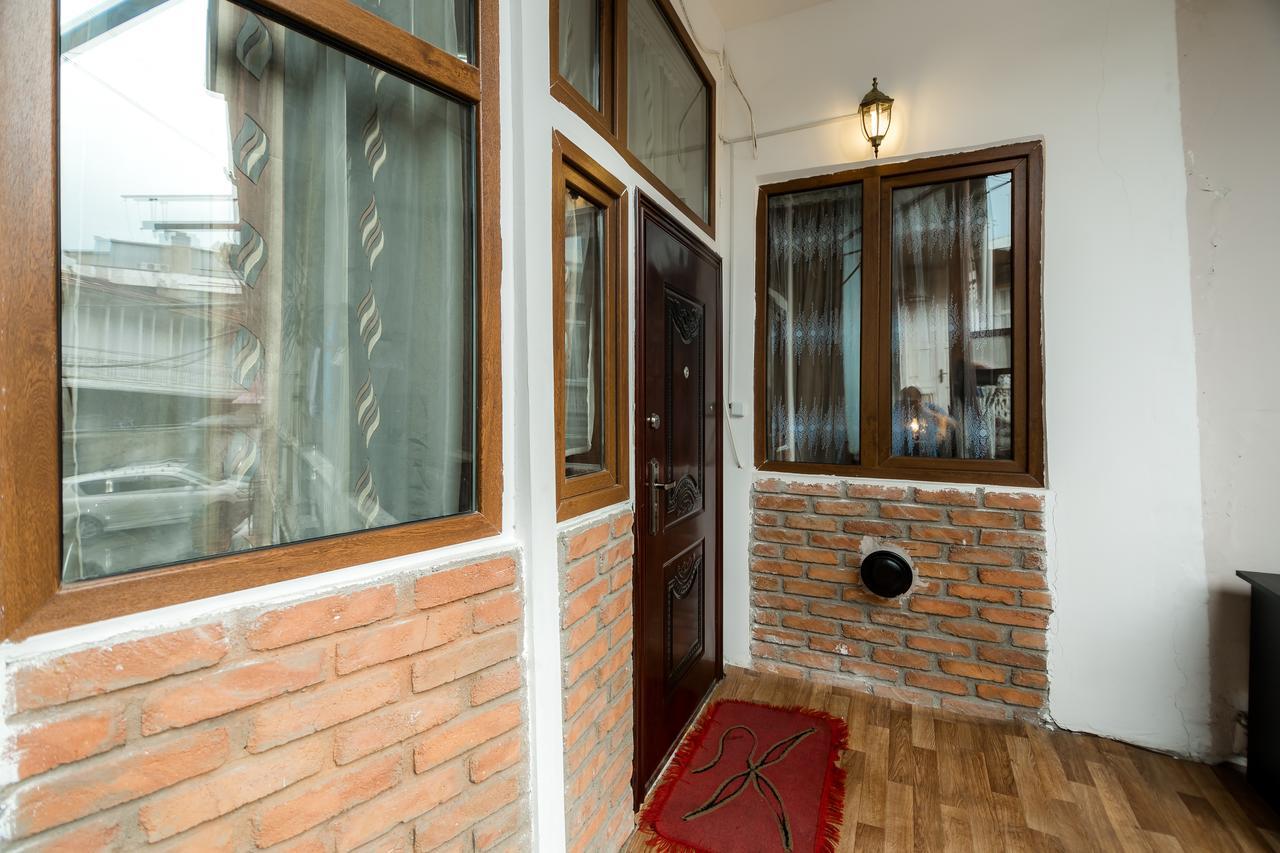Gabi'S House Lägenhet Tbilisi Exteriör bild